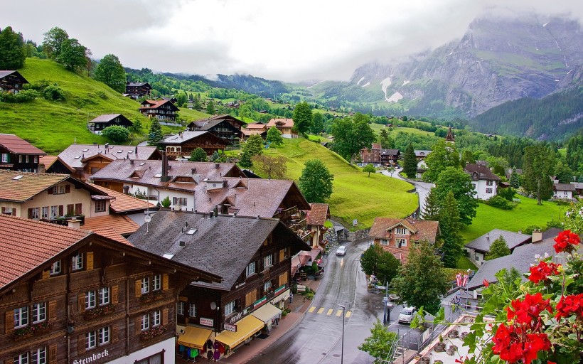瑞士格林德瓦尔德小镇自然风景手机壁纸