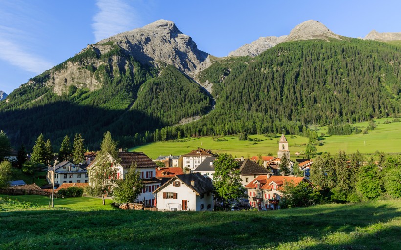 优美的瑞士小镇自然风景手机壁纸