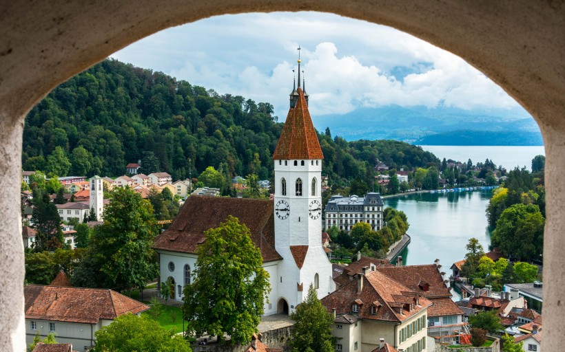 瑞士西庸城堡自然风景手机壁纸