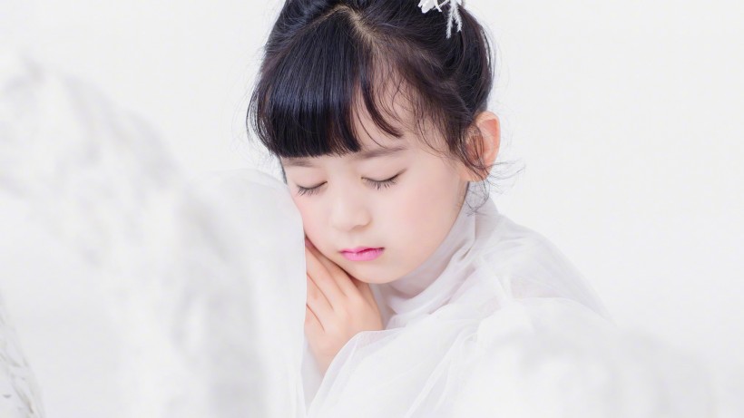 apk小游戏可爱小美女童星演员刘芝妙手机壁纸安卓手机壁纸高清截图10