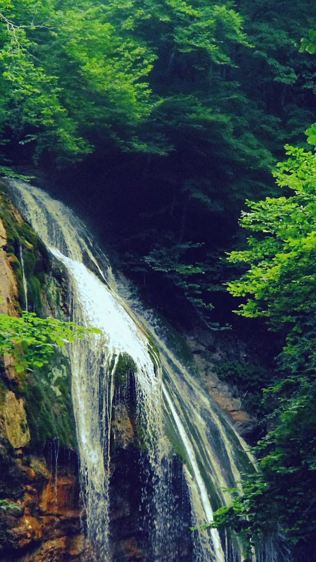 瀑布小溪自然美景手机壁纸